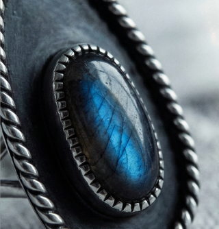 Shadow box ring (Labradorite)