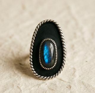 Shadow box ring (Labradorite)