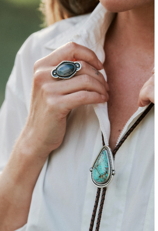 Turquoise drop bolo tie
